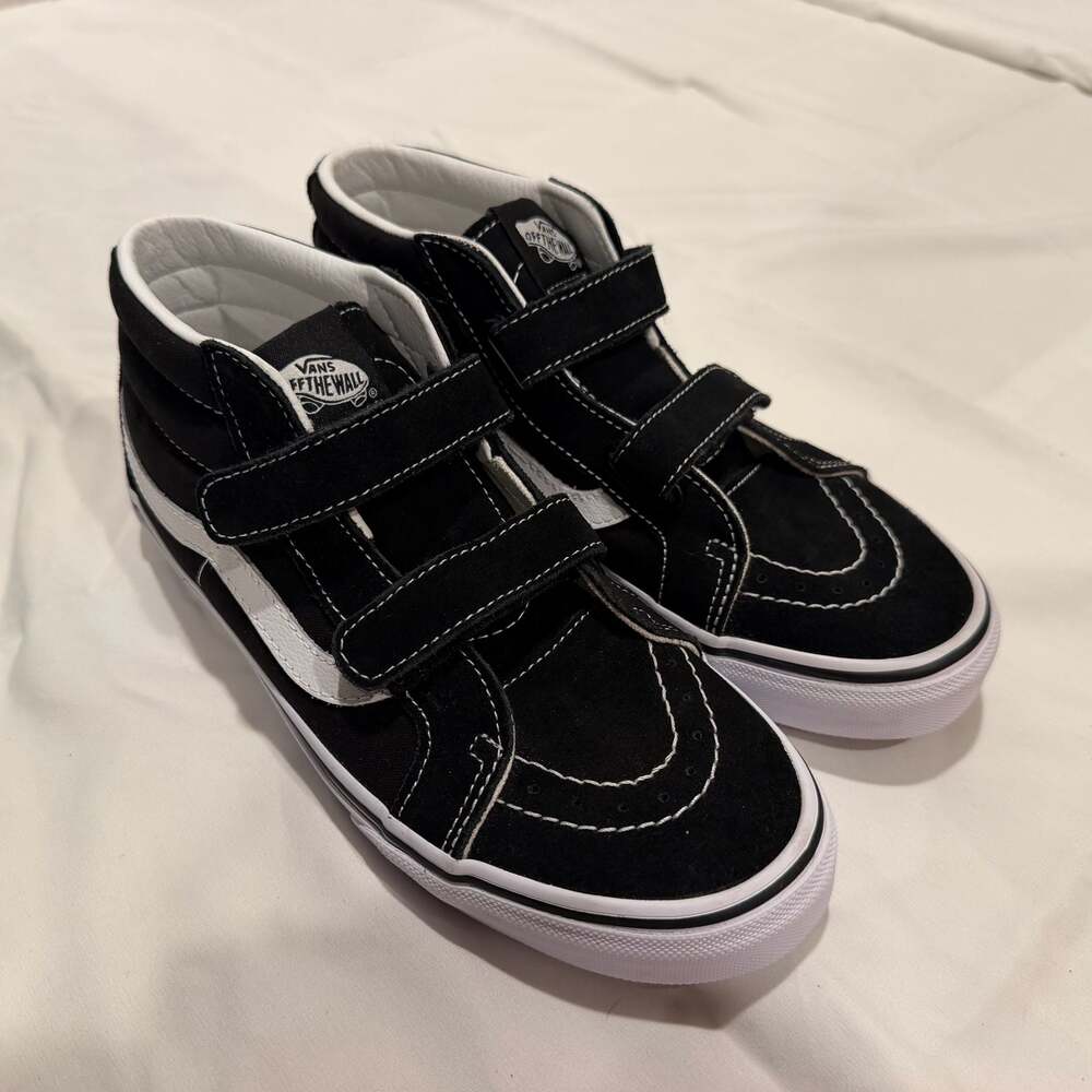 Vans Big Kids Sk8-Mid Reissue V Sneakers in Black/True White
